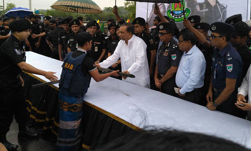 আত্মসমর্পণ করলো বনদস্যু আলিফ ও কবিরাজ বাহিনী