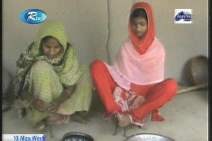 দু’হাত ছাড়াই এসএসসিতে জিপিএ-৫ (ভিডিও)