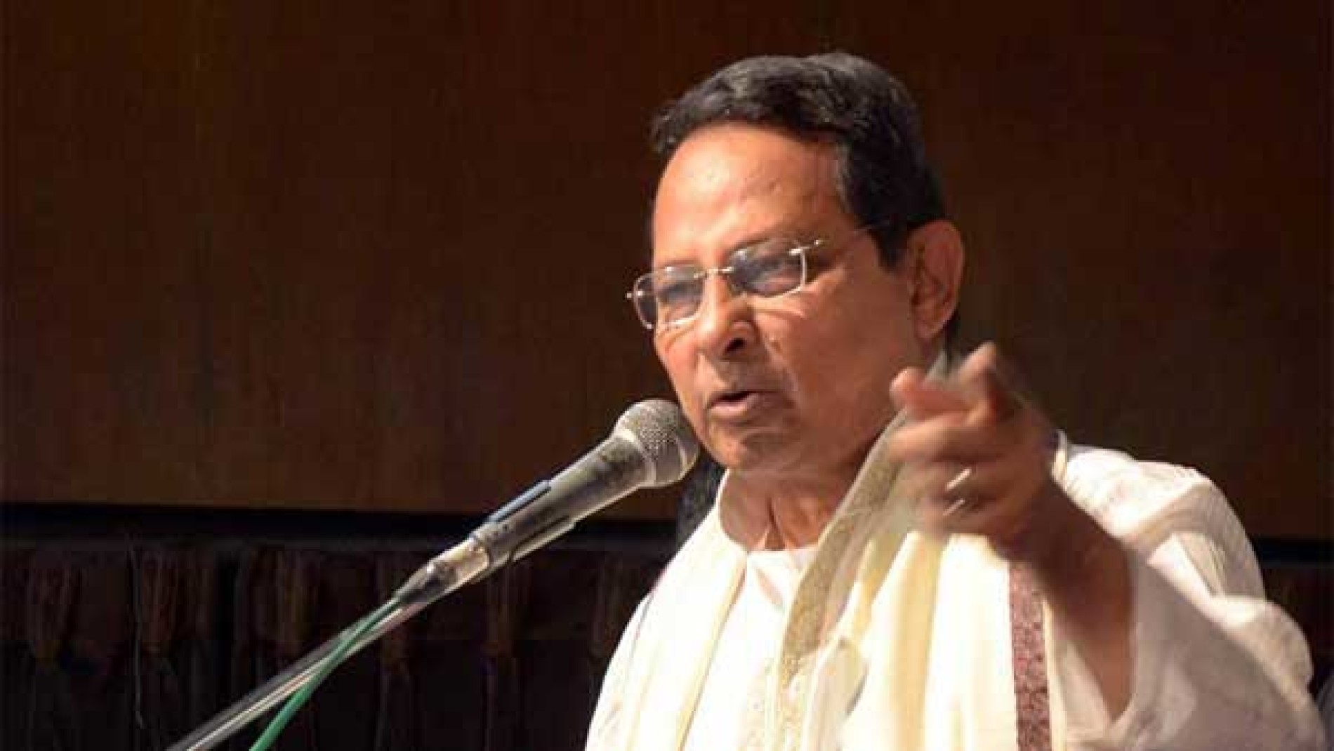 তারা বোঝেনই না ভাস্কর্য আর মূর্তি এক নয় : ইনু
