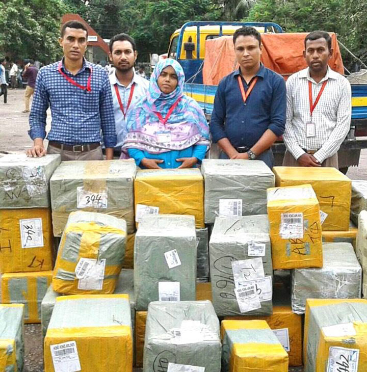 ৩১ লাখ টাকার মোবাইল এক্সেসরিজ আটক শাহজালালে