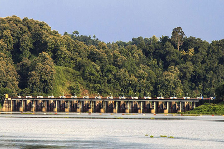 কাপ্তাই হ্রদে পানি বাড়ায় খোলা হয়েছে ১৬ গেট