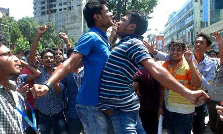 কোন বিশ্ববিদ্যালয়ে কত আসন?