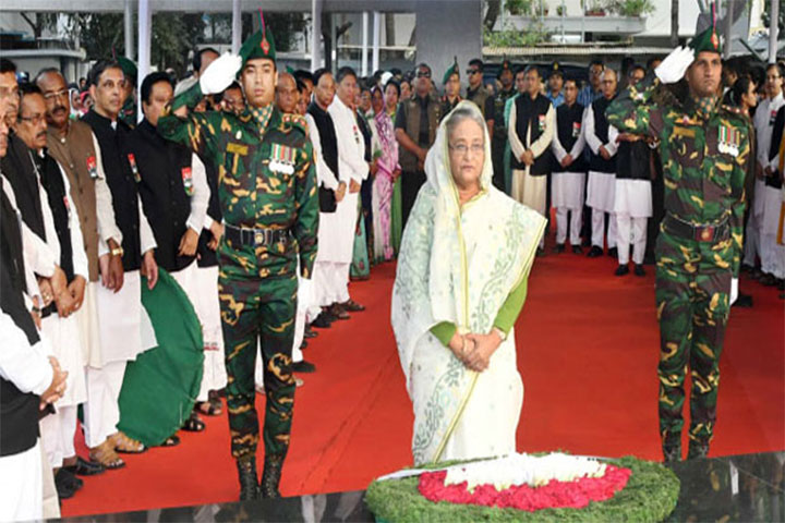 PM pays tribute to Bangabandhu