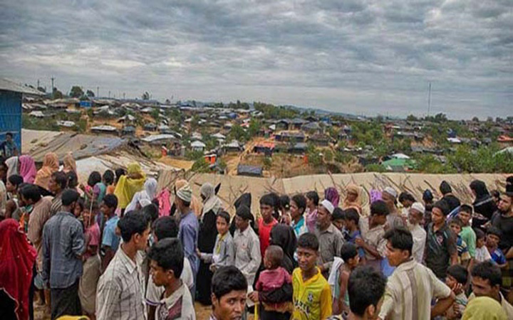 Order to stop using mobile phones in Rohingya camps