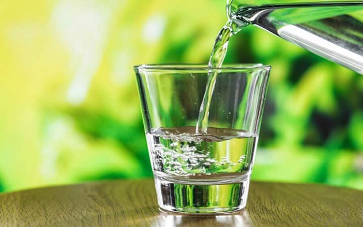 শীতেও খেতে হবে পর্যাপ্ত পরিমাণ পানি, নইলে বিপদ