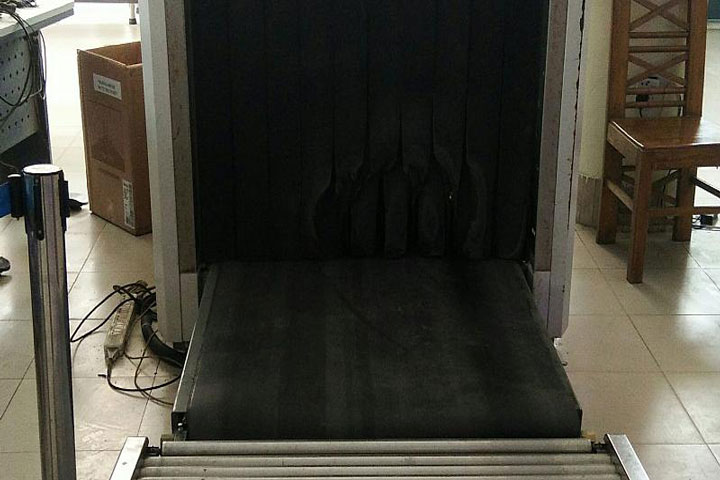 Baggage scanner machine out of order in Benapole for 10 days,