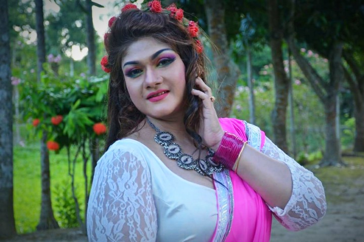 তৃতীয় বিয়ে করতে চান মুনমুন