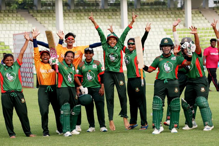 বাংলাদেশ গেমসের ফাইনালে নীল ও সবুজ দল