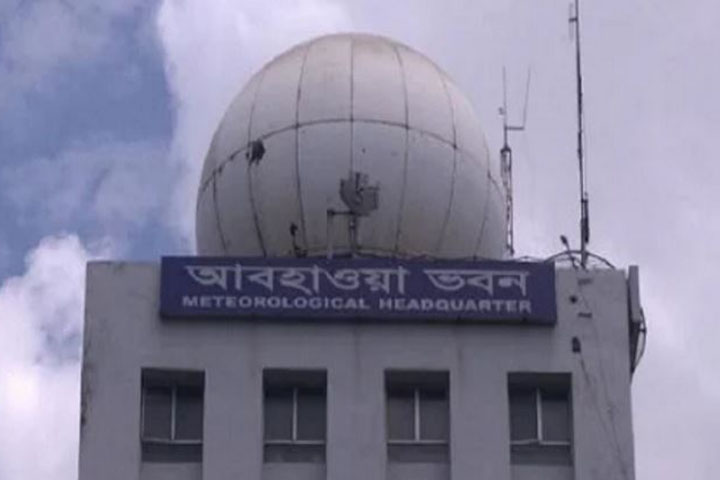 Rangamati and Chittagong districts are experiencing heat waves