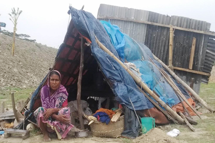 কেউ খোঁজ নেয়নি, এখন শুধু বেঁচে থাকার লড়াই!