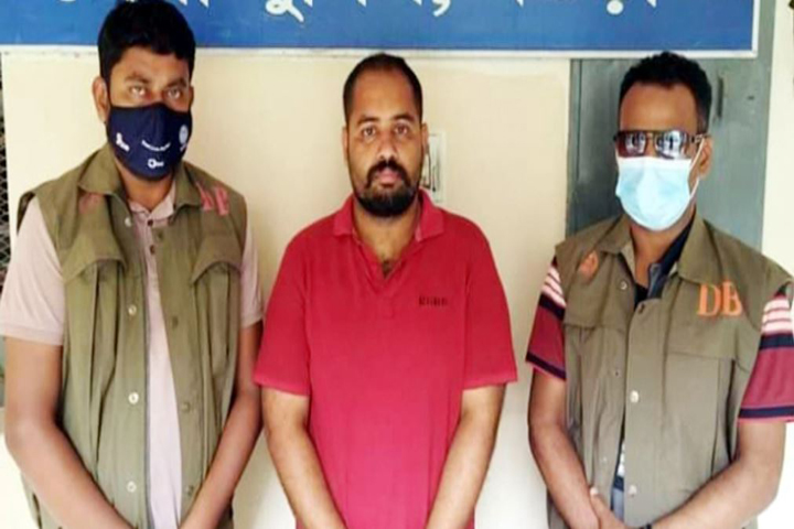 ফেসবুকে প্রেমের পর ৭ দিনের ট্যুর, অতঃপর..
