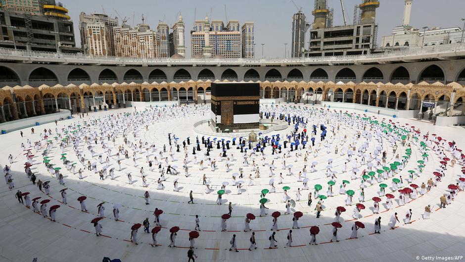 Pilgrims head to Makkah for second pandemic hajj