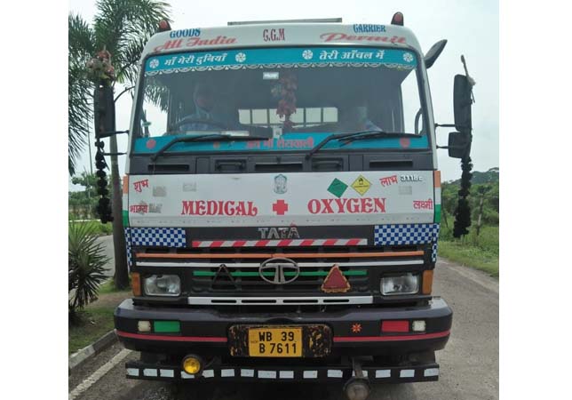 India sends 180 tonnes Oxygen to Bangladesh