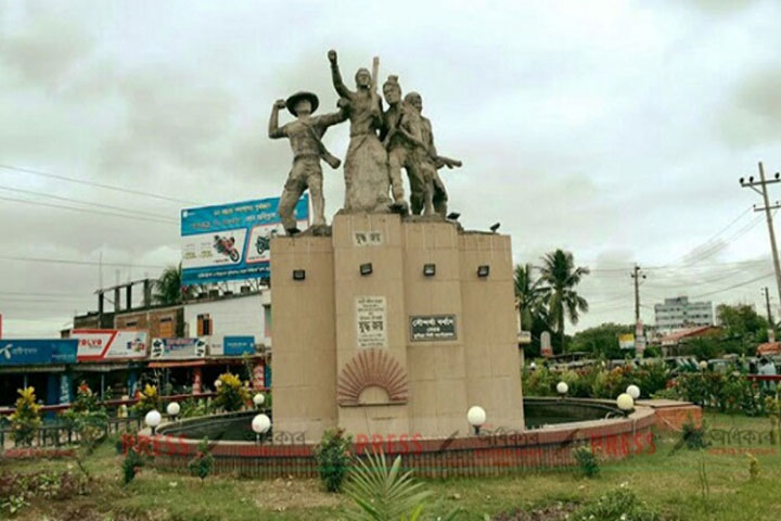 কুমিল্লা মুক্ত দিবস আজ 
