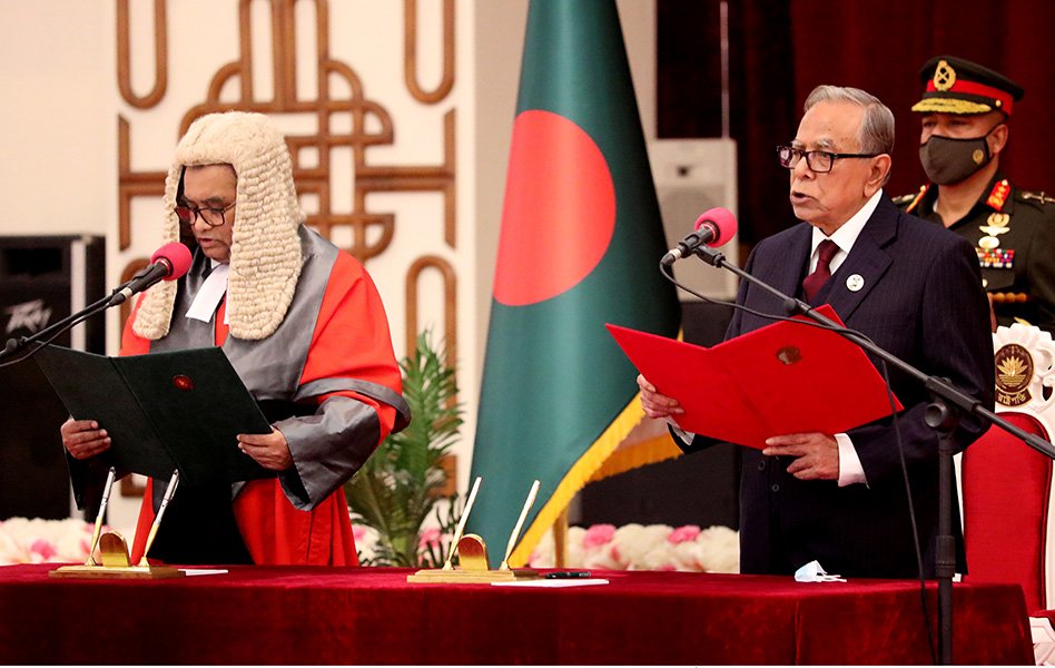 President administers Hasan Foez Siddique’s oath as Chief Justice