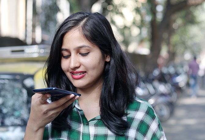 India to have 1 billion smartphone users by 2026: Deloitte