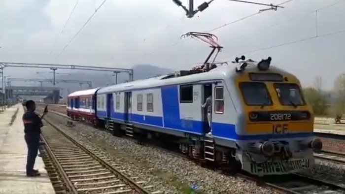 Kashmir ran successful trial of Electric Train