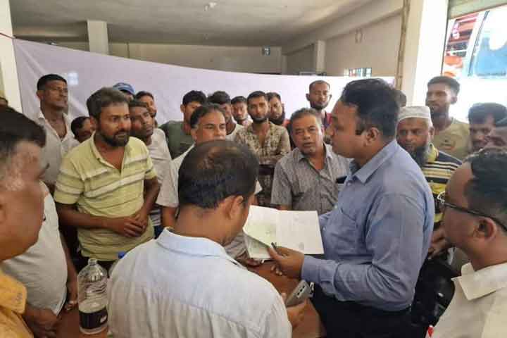অতিরিক্ত ভাড়া আদায়ে ৩ পরিবহনকে জরিমানা