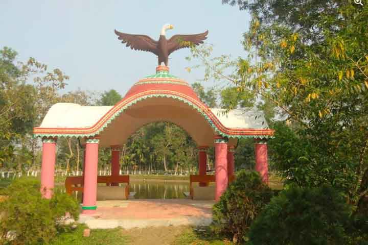 বন্ধুর ছুরিকাঘাতে পার্কে তরুণ খুন