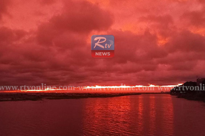 রাজশাহীতে লাল আকাশের দেখা মিলল 