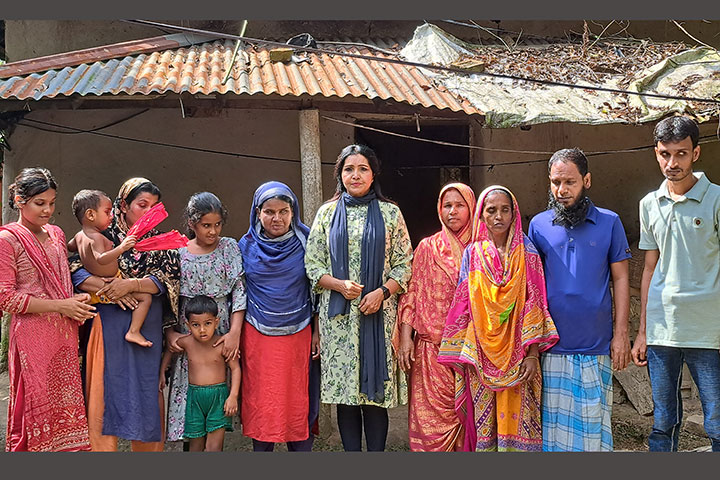 এক পরিবারের আট দৃষ্টিপ্রতিবন্ধীর অসহায়ত্বের করুণ গল্প