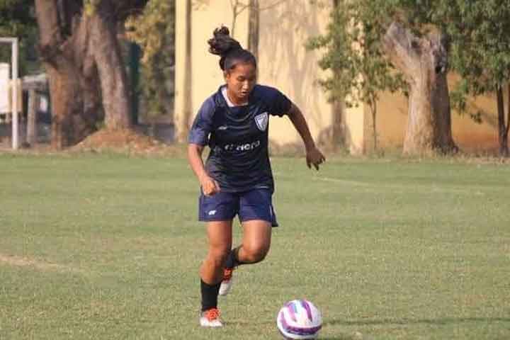 Footballer Apurna Narzary will receive emerging player award