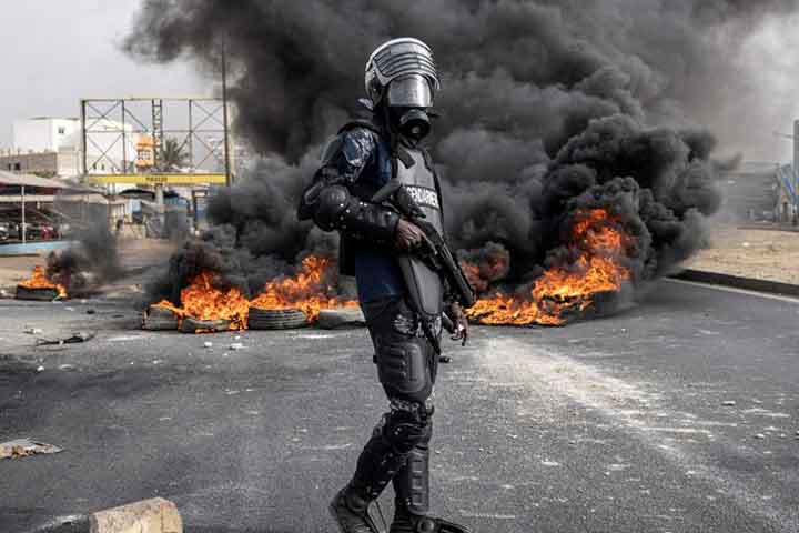 Senegal: 9 dead in protests after opposition leader jailed