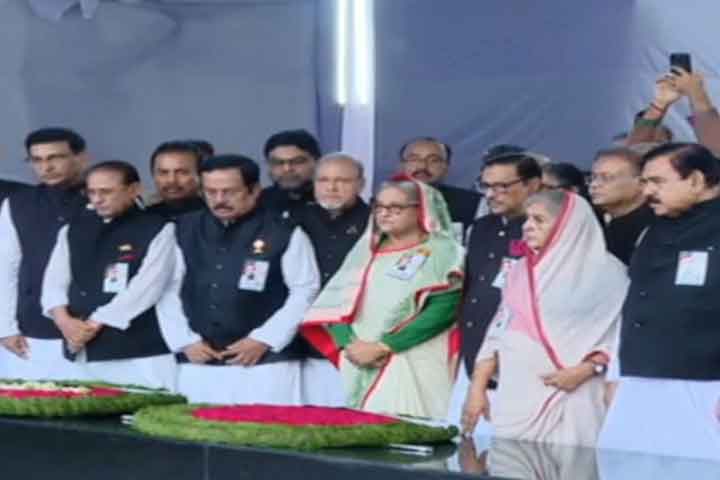 PM pays homage to Bangabandhu