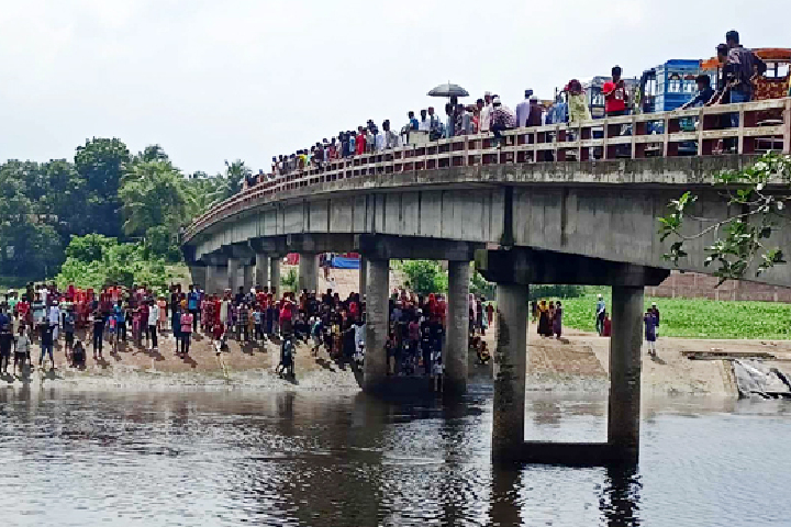 বন্ধুদের সঙ্গে নদে গোসলে নেমে কিশোর নিখোঁজ