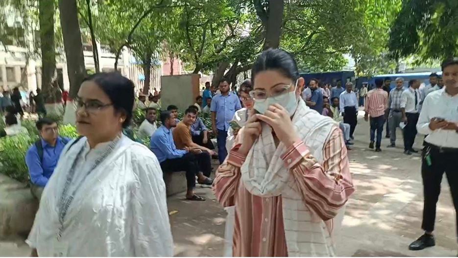 সাক্ষ্য দিতে আদালতে পরীমণি