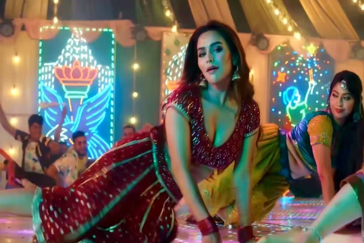‘খেলা হবে’ গানের দৃশ্যে নুসরাত ফারিয়া