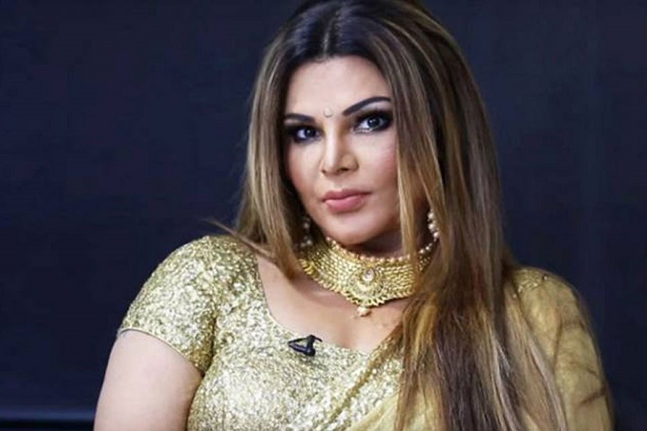 বুলডোজার নিয়ে শ্বশুরবাড়ি এলাকায় রাখি!