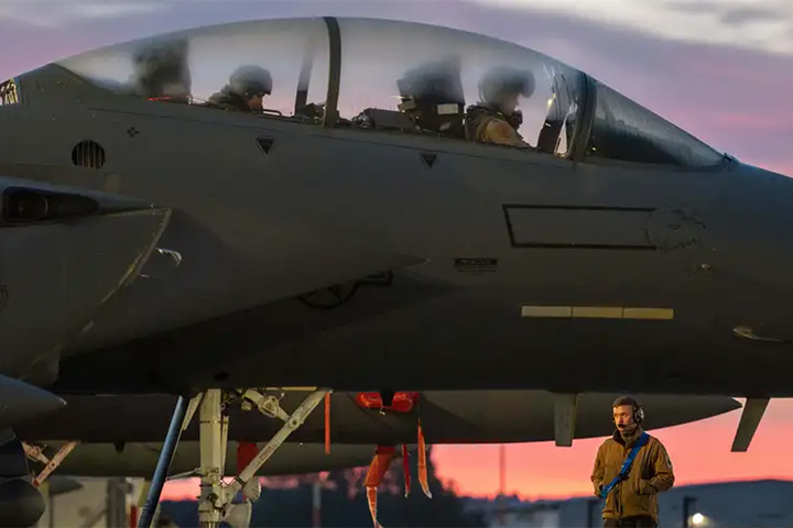 US strikes Iranian-backed militias in Syria