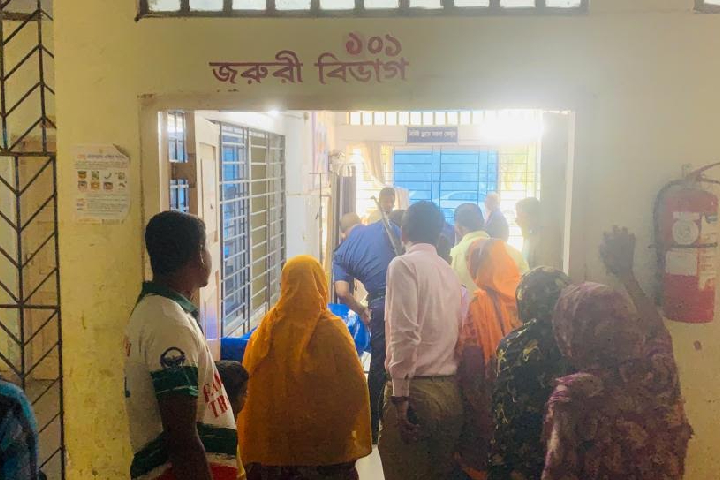 ভটভটির ধাক্কায় ভ্যানচালক নিহত
