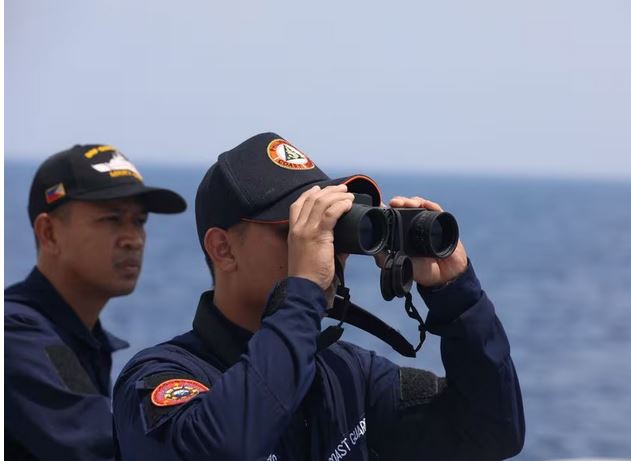 Philippines deploys vessels to monitor Chinese boats