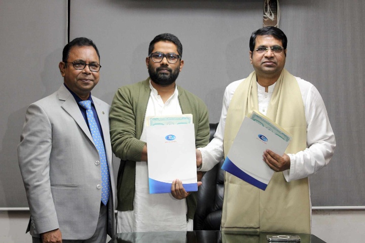 আরটিভির প্রধান নির্বাহী কর্মকর্তা সৈয়দ আশিক রহমান, ওয়াটারমার্ক এমসিএলের ব্যাবস্থাপনা পরিচালক পলাশ মিয়া এবং সিসেমি ওয়ার্কশপ বাংলাদেশের ব্যাবস্থাপনা পরিচালক মোহাম্মদ শাহ আলম