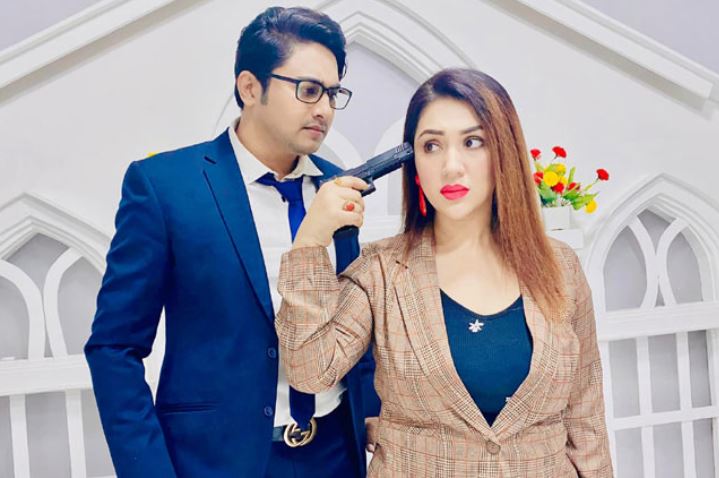 ‘ট্র্যাপ: দ্য আনটোল্ড স্টোরি’ সিনেমার একটি দৃশ্যে অপু-জয়