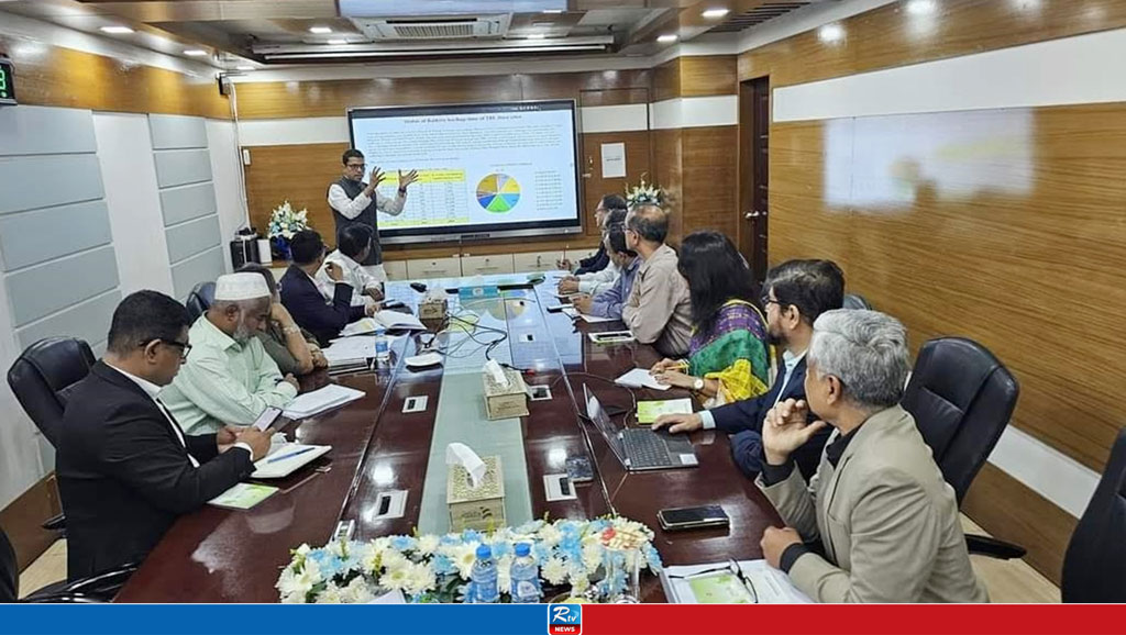 সোমবার (৪ মার্চ) রাজধানীর গুলশানে টেলিটক সদর দপ্তর পরিদর্শন শেষে কর্মকর্তাদের সঙ্গে মতবিনিময় করেন ডাক, টেলিযোগাযোগ ও তথ্যপ্রযুক্তি প্রতিমন্ত্রী জুনাইদ আহমেদ পলক