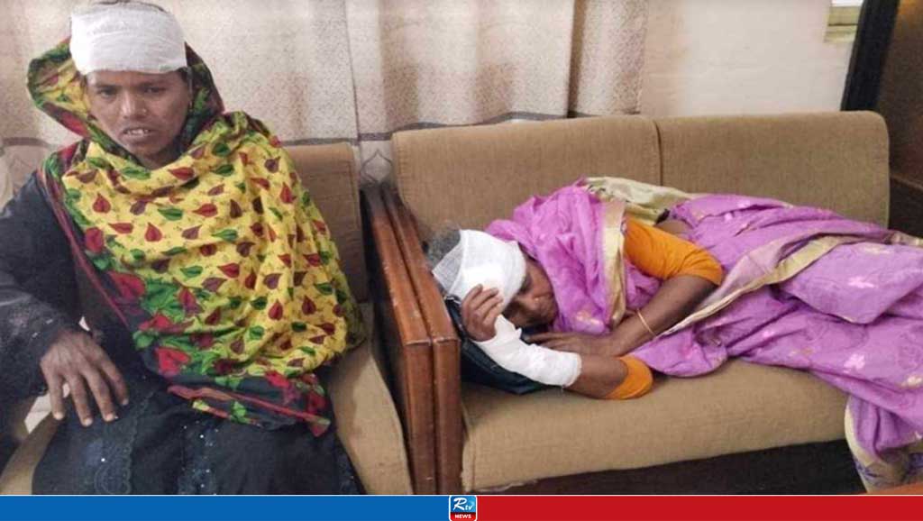 দাঁড়িয়ে থাকা বগিতে ইঞ্জিনের ধাক্কা, আহত অর্ধশত যাত্রী