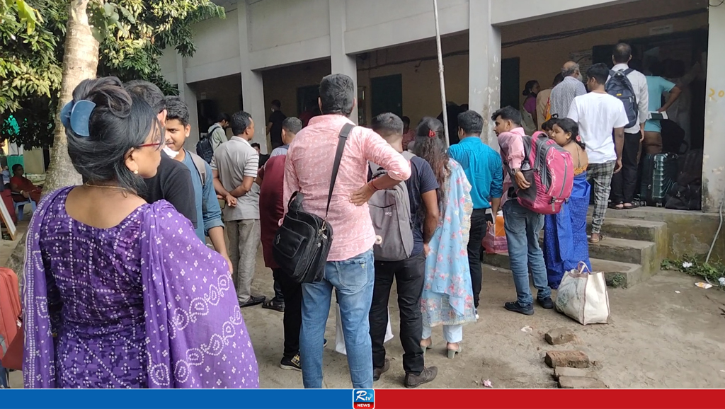 আগরতলা ইমিগ্রেশন সার্ভার ডাউন, ভোগান্তিতে পাসপোর্টধারী যাত্রীরা
