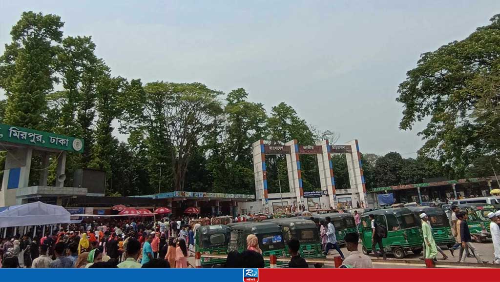 চিড়িয়াখানায় দর্শনার্থীদের উপচে পড়া ভিড়