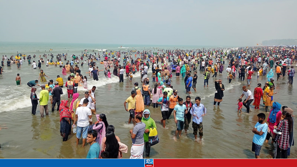 ঈদের ছুটিতে কক্সবাজারে পর্যটকের ঢল, নিরাপত্তা জোরদার