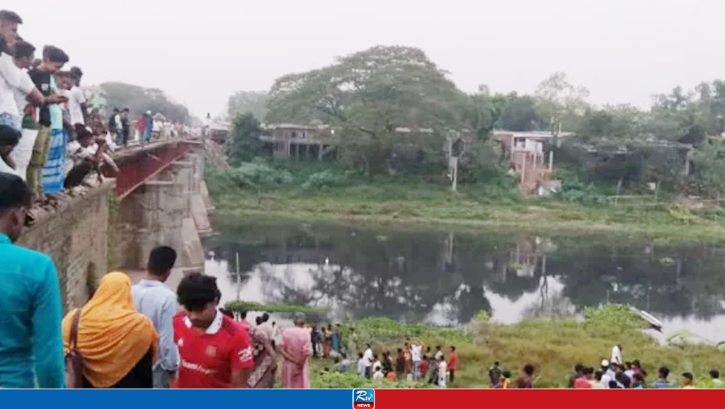 শ্রীপুরে ট্রেনের ধাক্কায় রেলসেতু থেকে পড়ে নিহত ২