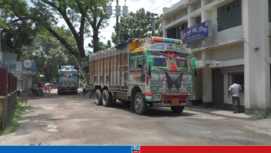 ভারতের শুল্ক জটিলতায় হিলি দিয়ে আমদানি হচ্ছে না পেঁয়াজ