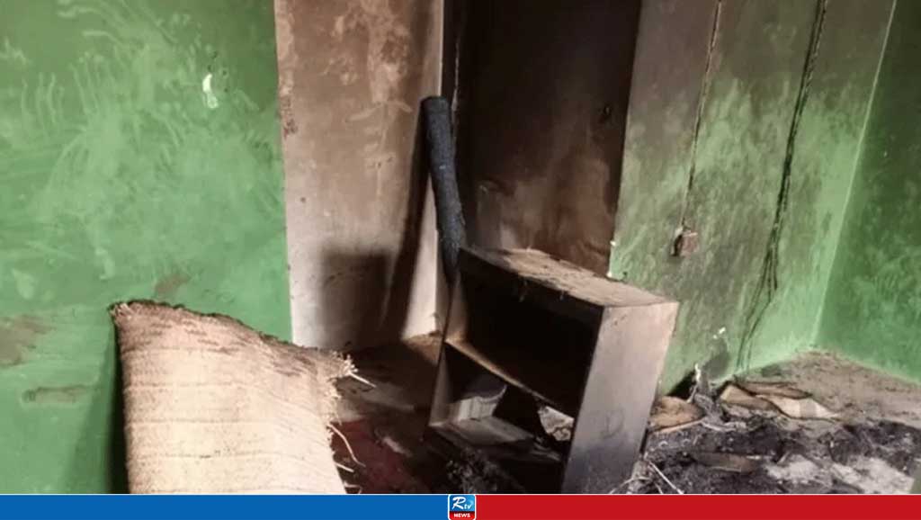 মসজিদে তালা দিয়ে অগ্নিসংযোগ, ১১ মুসল্লি নিহত