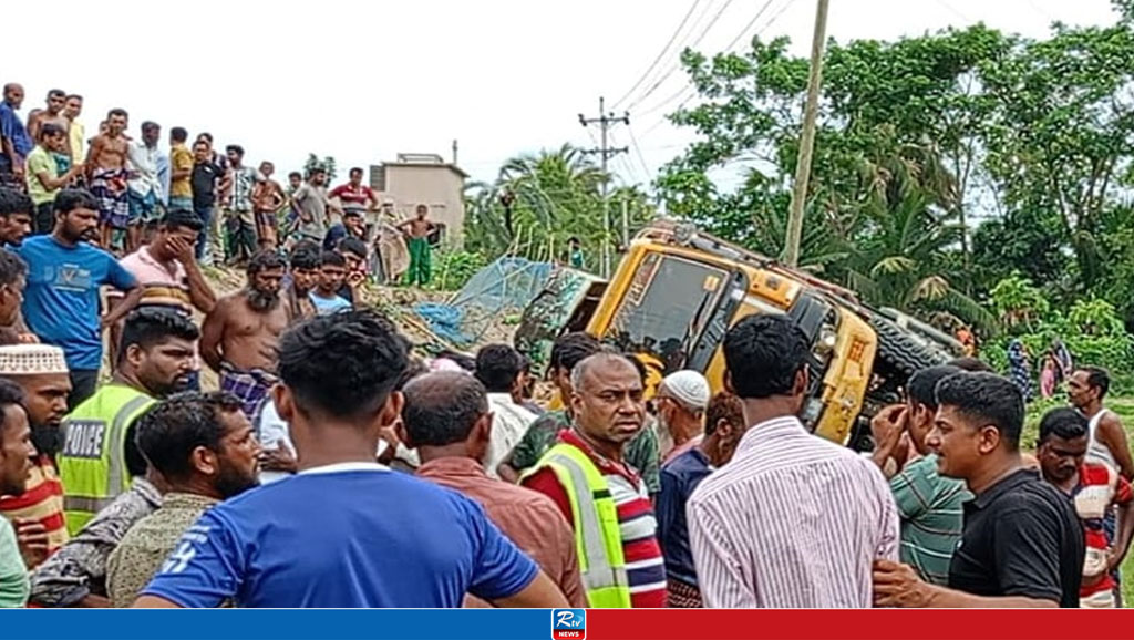 সাতক্ষীরায় ট্রাক উল্টে নিহত ২, আহত ১১