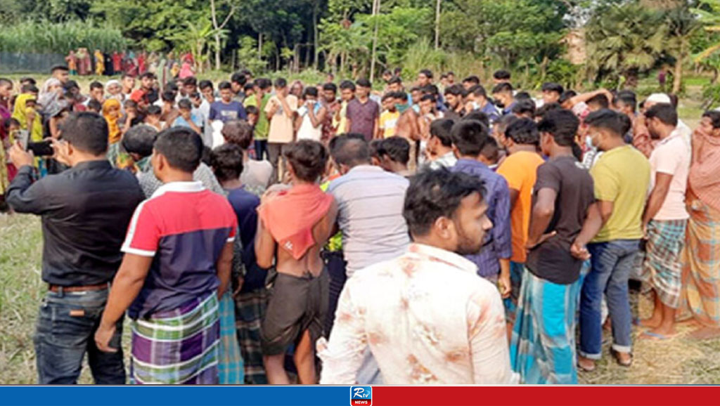 রাস্তায় পড়ে ছিল নারীর মরদেহ, পাশে কাঁদছিল ২ বছরের শিশু