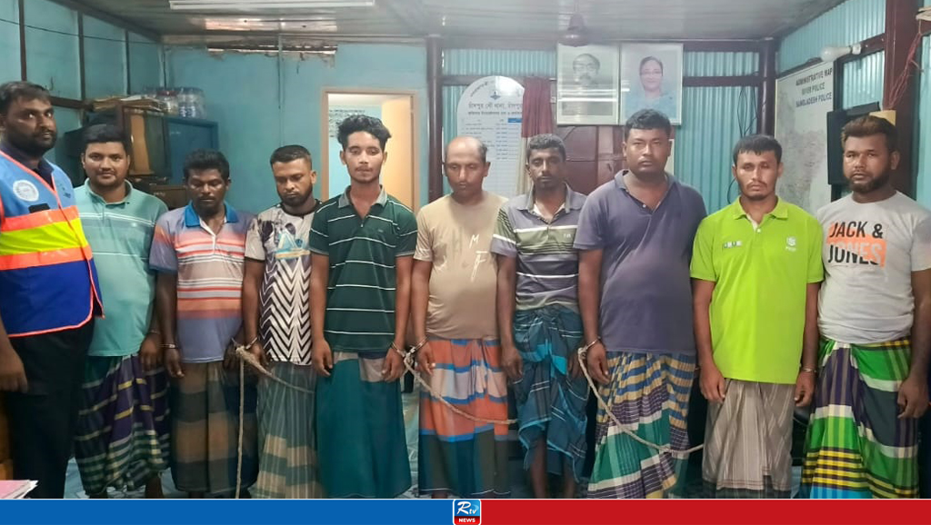 মেঘনায় বাল্কহেডে নৌপুলিশের অভিযান, গ্রেপ্তার ২৩ 