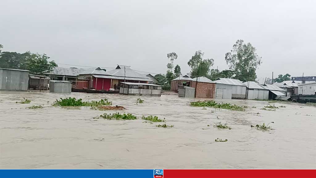 গাইবান্ধায় বন্যায় ১৪০ শিক্ষাপ্রতিষ্ঠান বন্ধ, পানিবন্দি ১ লাখ মানুষ
