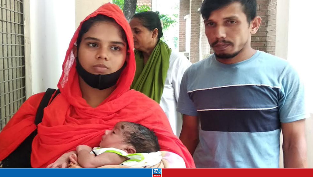 মসজিদের সামনে থেকে শপিং ব্যাগে মোড়ানো নবজাতক উদ্ধার